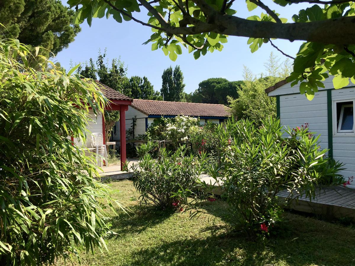 & - Git'ostal Apartahotel